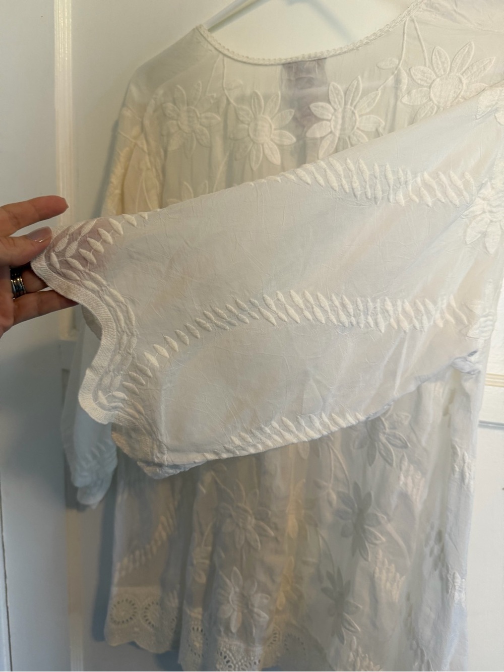 Johnny Was White Embroidered V-Neck Tunic - Picture 7 of 8